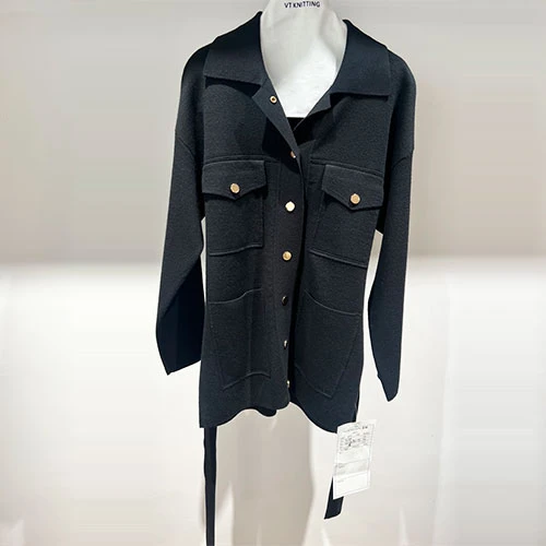 Grunnleggende svart blazer