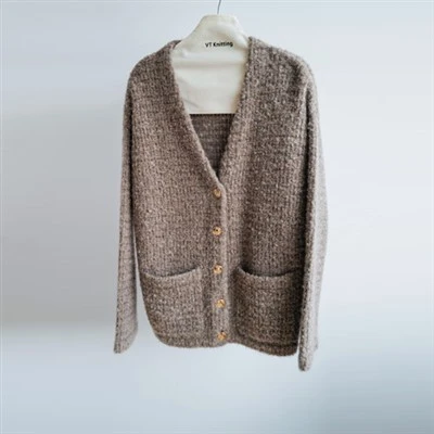 Oversized V-hals strikket genser
