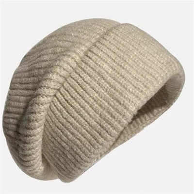 Ull minimalistisk hatt